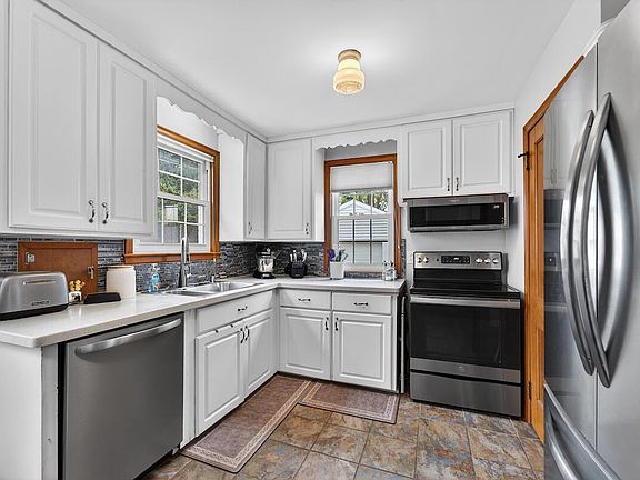 5th image of 2814 LaSalle STREET