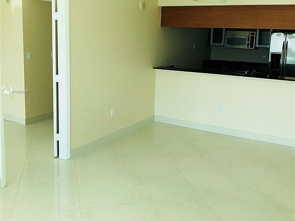 5th image of 1800 N Bayshore Dr APT 3710