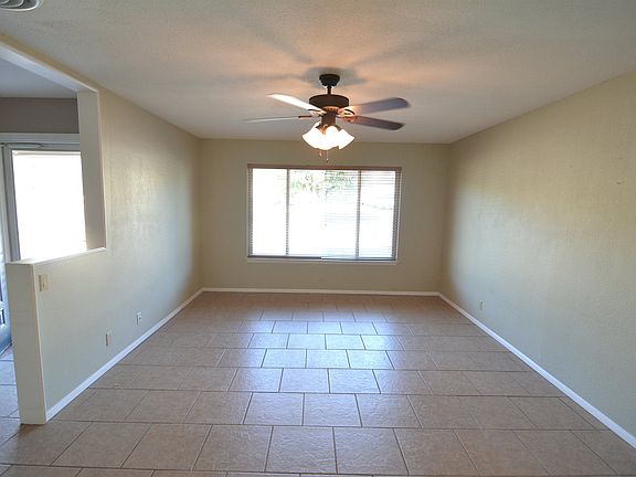 3rd image of 1407 Juniper Dr