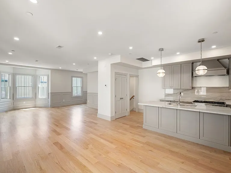 192 Green St #192 — Photo 8