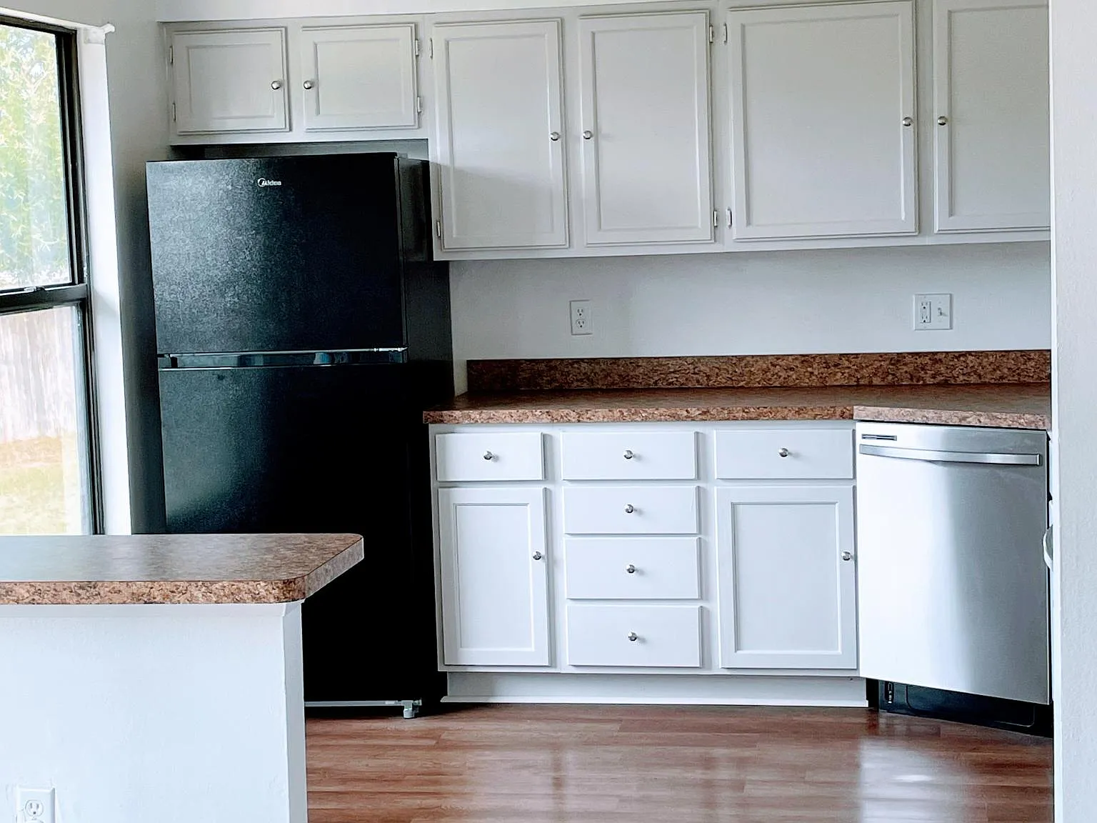 504 Sapphire Ln — Photo 3