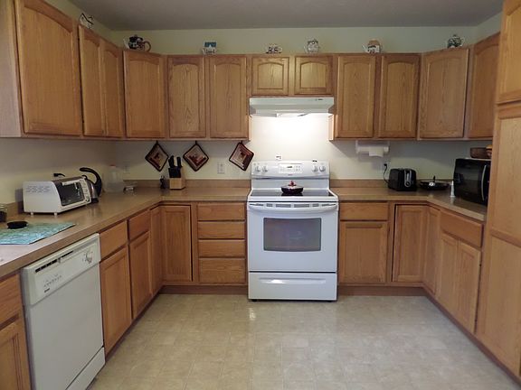 5th image of 7975 Jennings Dr