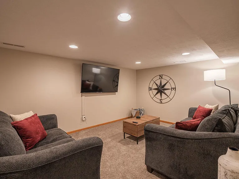 2909 S Willow Ave — Photo 13