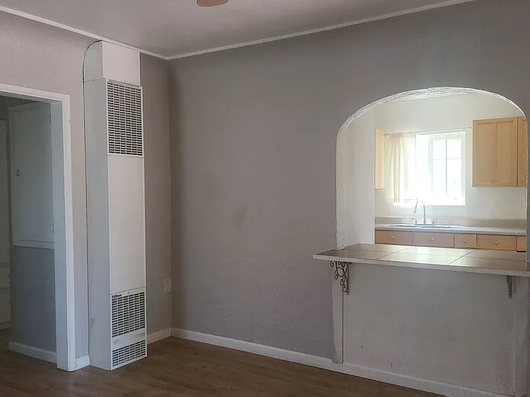 432 S Bridge St — Photo 5