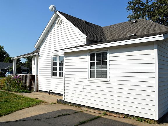 4th image of 204-206 W 4th St