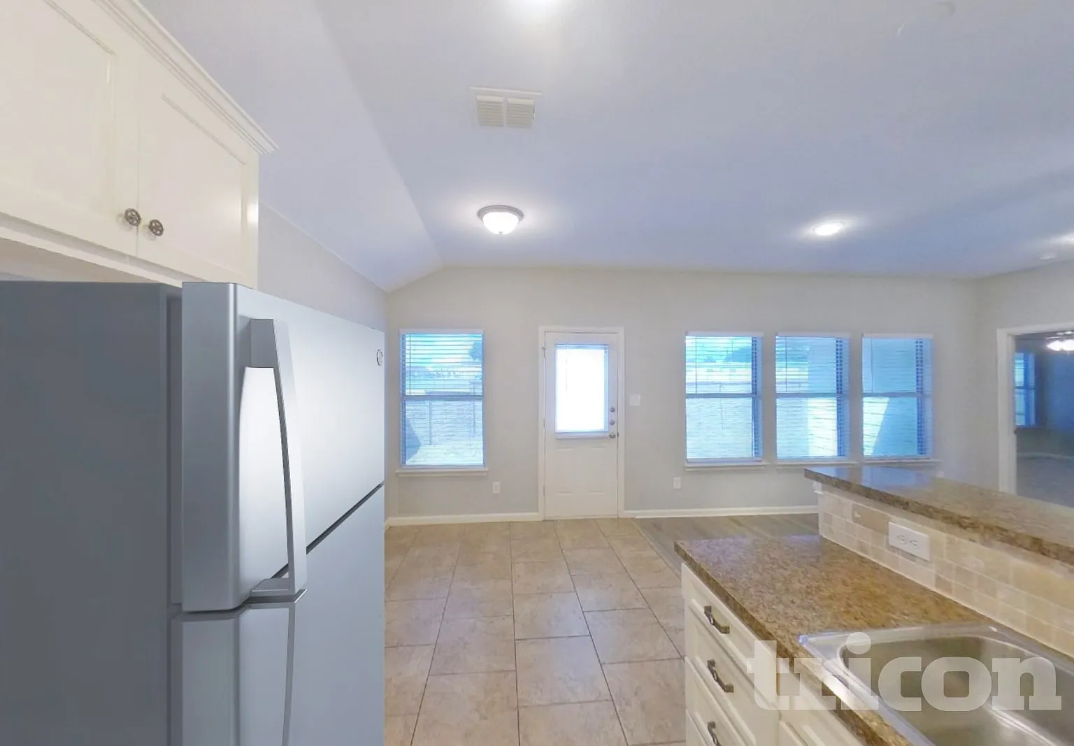 1168 Whispering Meadows Crowley TX — Photo 4