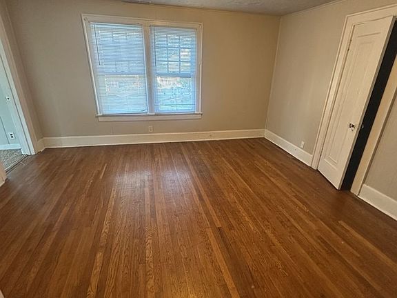 3rd image of 354 Derby Cir #1/2
