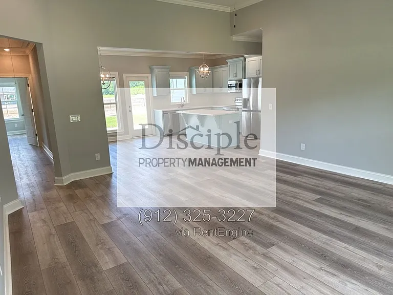 79 Ennis Rd — Photo 4