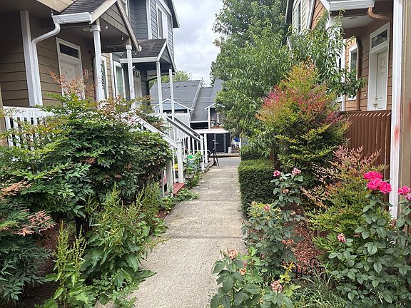 4th image of 17385 SW Carson Ct