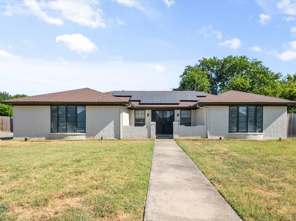 108 Haywood Dr, Benbrook, TX 76126
