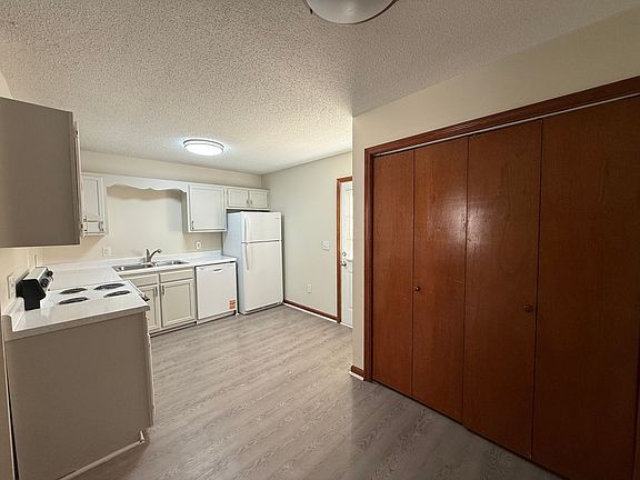 3rd image of 180 E Grande Ave #14