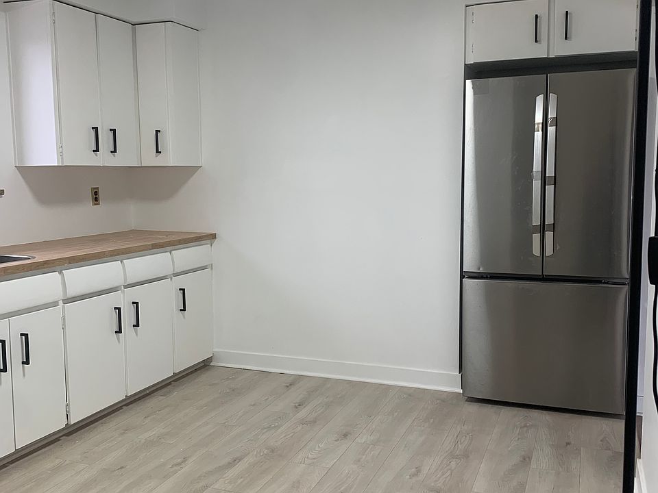 1st image of 1092 Fennell Ave E #1