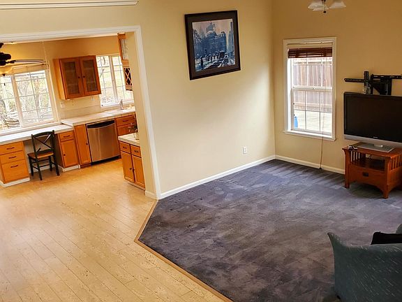 5th image of 544 Venezia Way