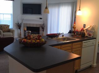 23244 Bond Cir UNIT J, California, MD 20619