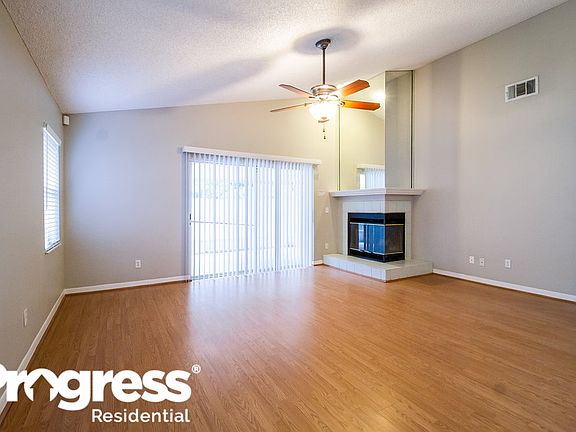 4th image of 1564 Woodfield Oaks Dr