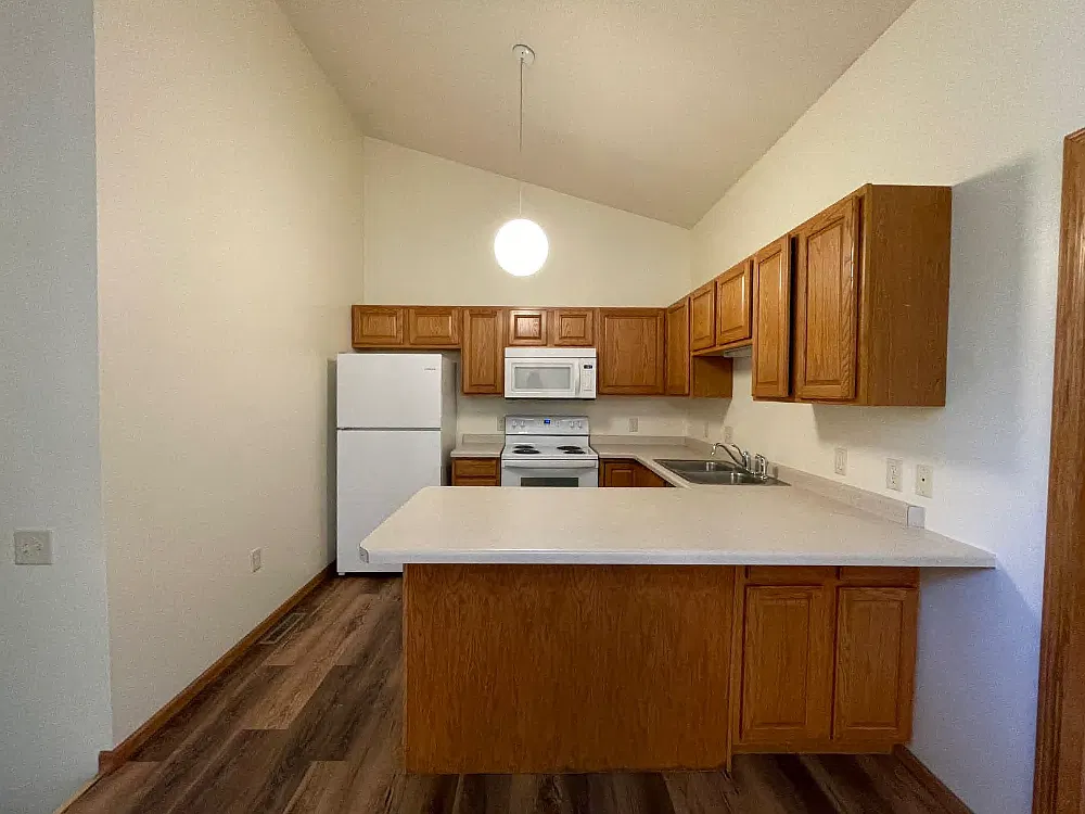 3 bed, 2.5 bath, 1225 sqft, $1,495 — Photo 3