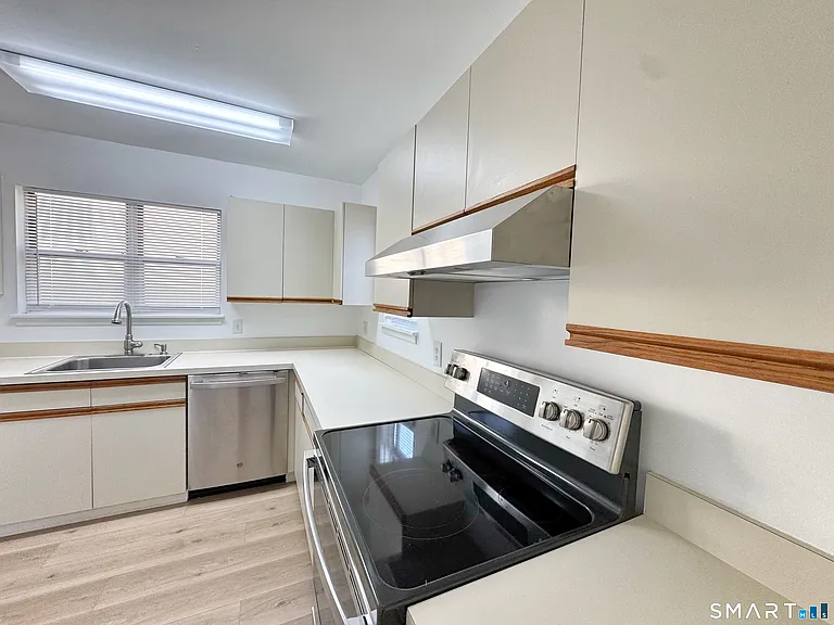 57 Cedar St #A3 — Photo 3