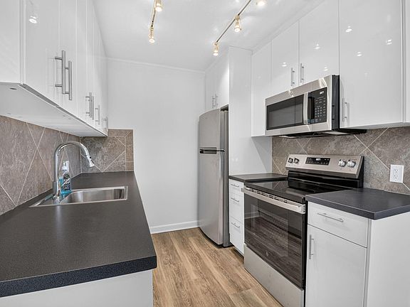 5th image of 3080 Cornwall D