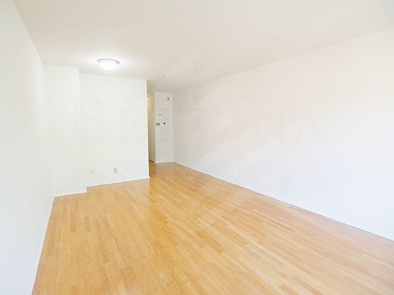 5th image of 312 E 92nd St APT 5C