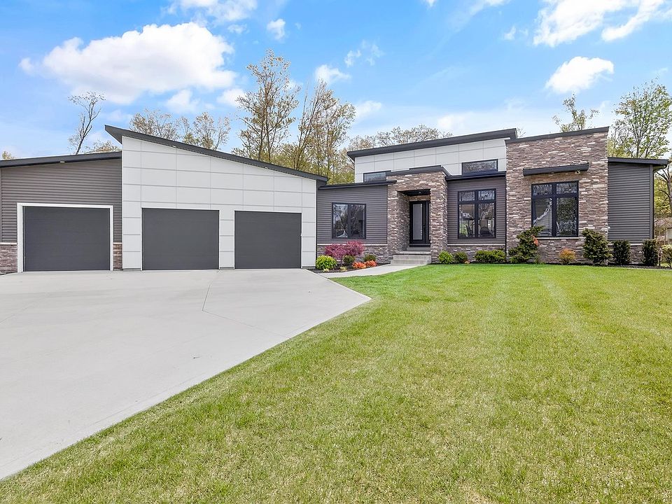 1st image of 50824 Brownstone Dr