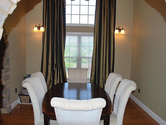4th image of 2316 Louisiana Ct