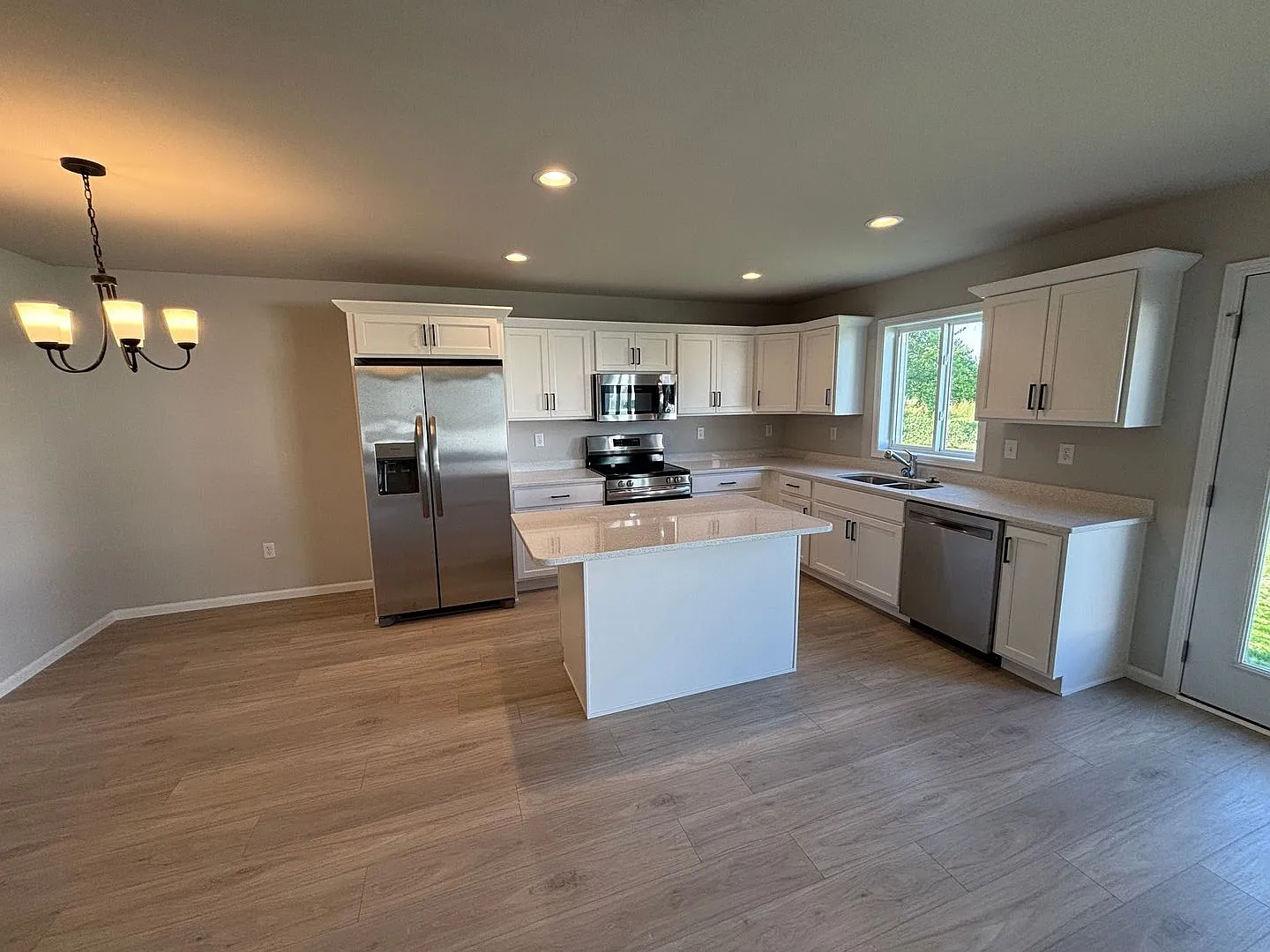 Modern 3 Bed, 2.5 Bath Home | 1,800 Sq Ft | Stylish & Move-In Ready — Photo 2