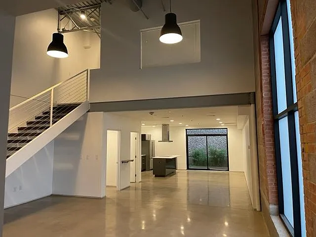 155 Oak Lawn Ave #9 — Photo 4