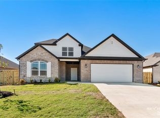 810 Cooper Dr, Lowell, AR 72745