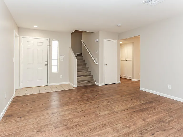 5025 Frozen Springs Ct — Photo 4