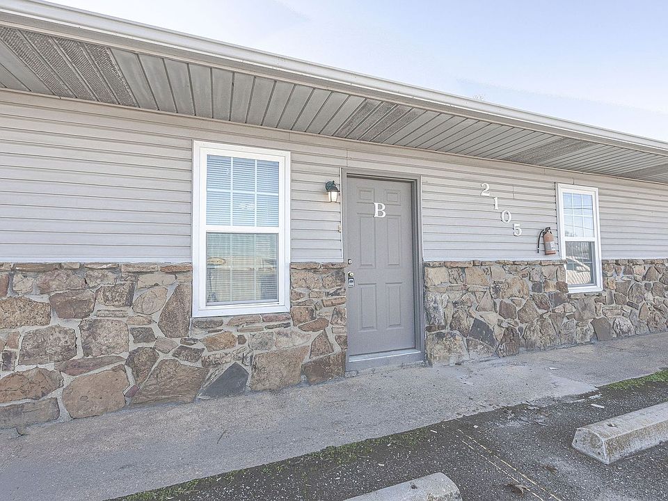 1st image of 2105 Industrial Dr #B
