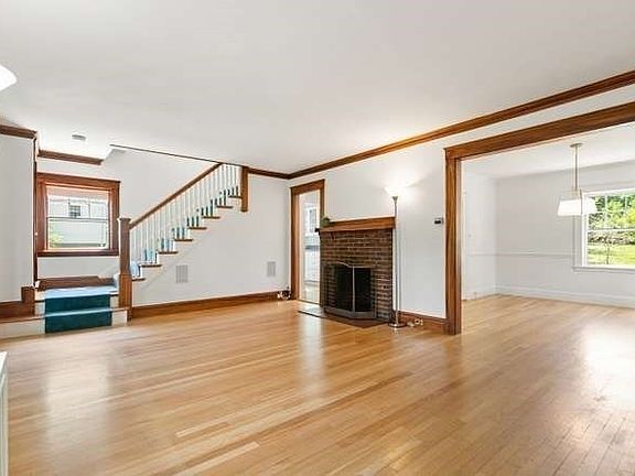 5th image of 124 Orchard St