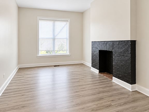 4th image of 1444 N Talman Ave #1