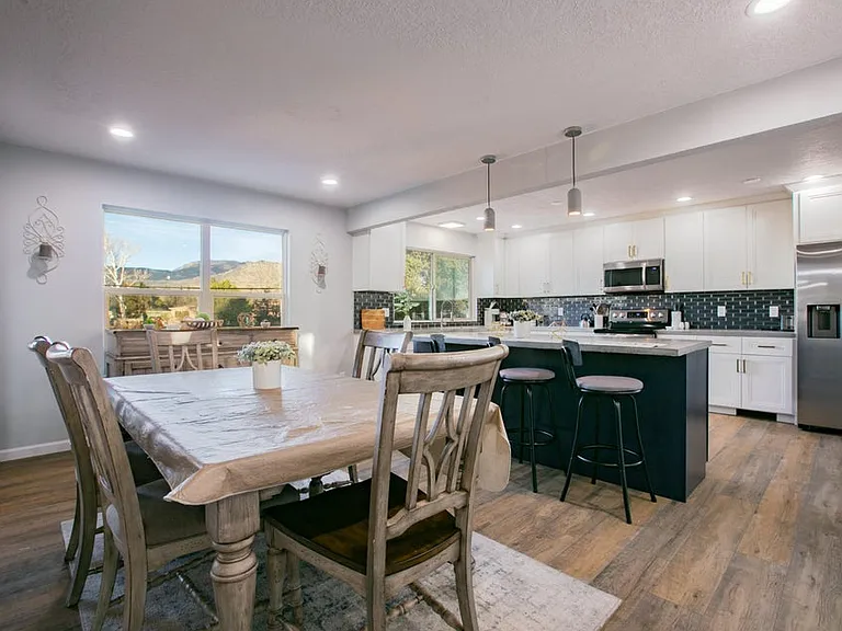 715 Branding Iron Dr SE — Photo 8