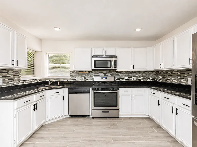 9210 Towne Terrace Dr — Photo 5
