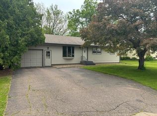 555 2nd Ave NE, Milaca, MN 56353