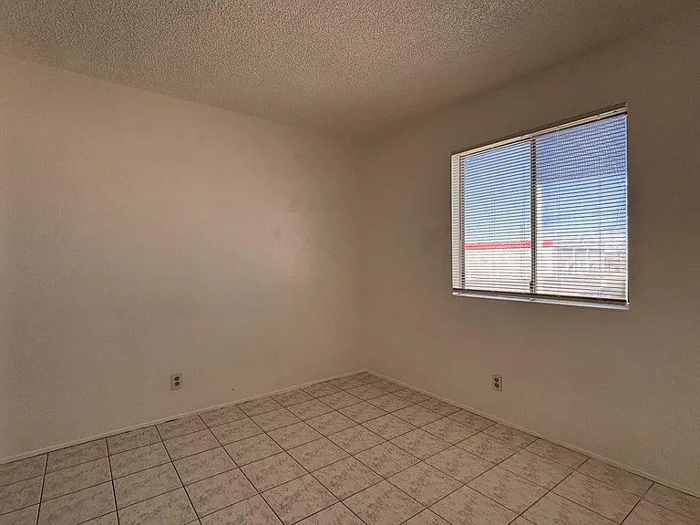 4651 Mill Valley Dr — Photo 16