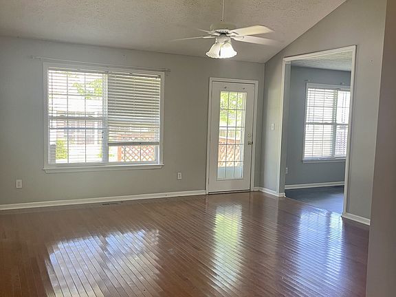 4th image of 166 Brookfield Cir