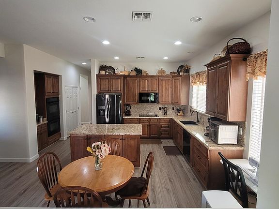 3rd image of 17568 W IVY Lane