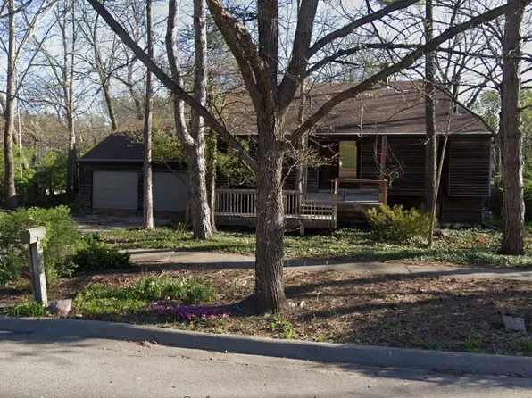 4870 SW Skyline Pkwy, Topeka, KS 66614