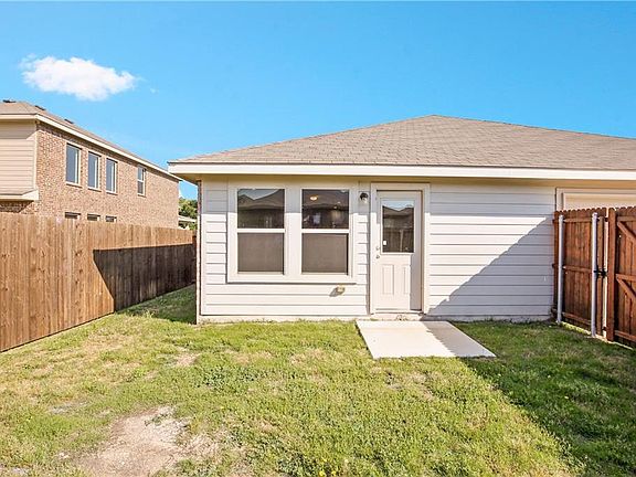 5th image of 3008 Iris Dr