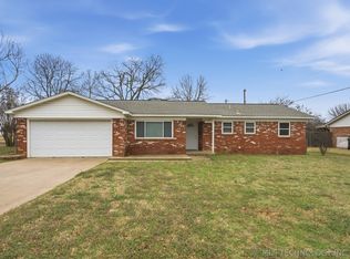 1123 W F St, Jenks, OK 74037
