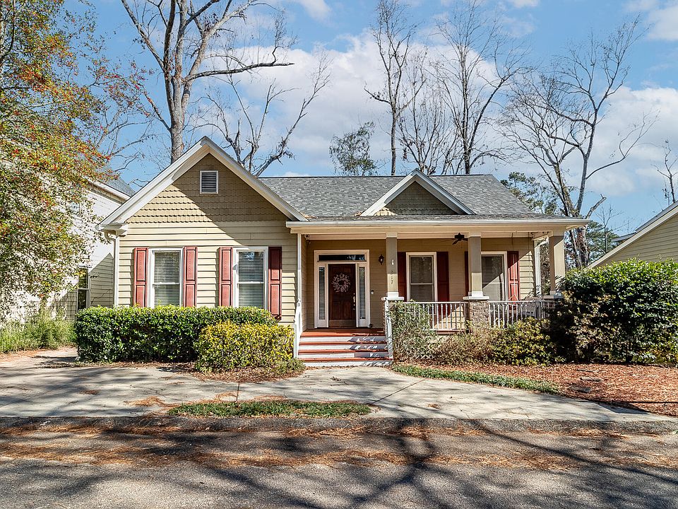 1st image of 217 Water Oak Dr