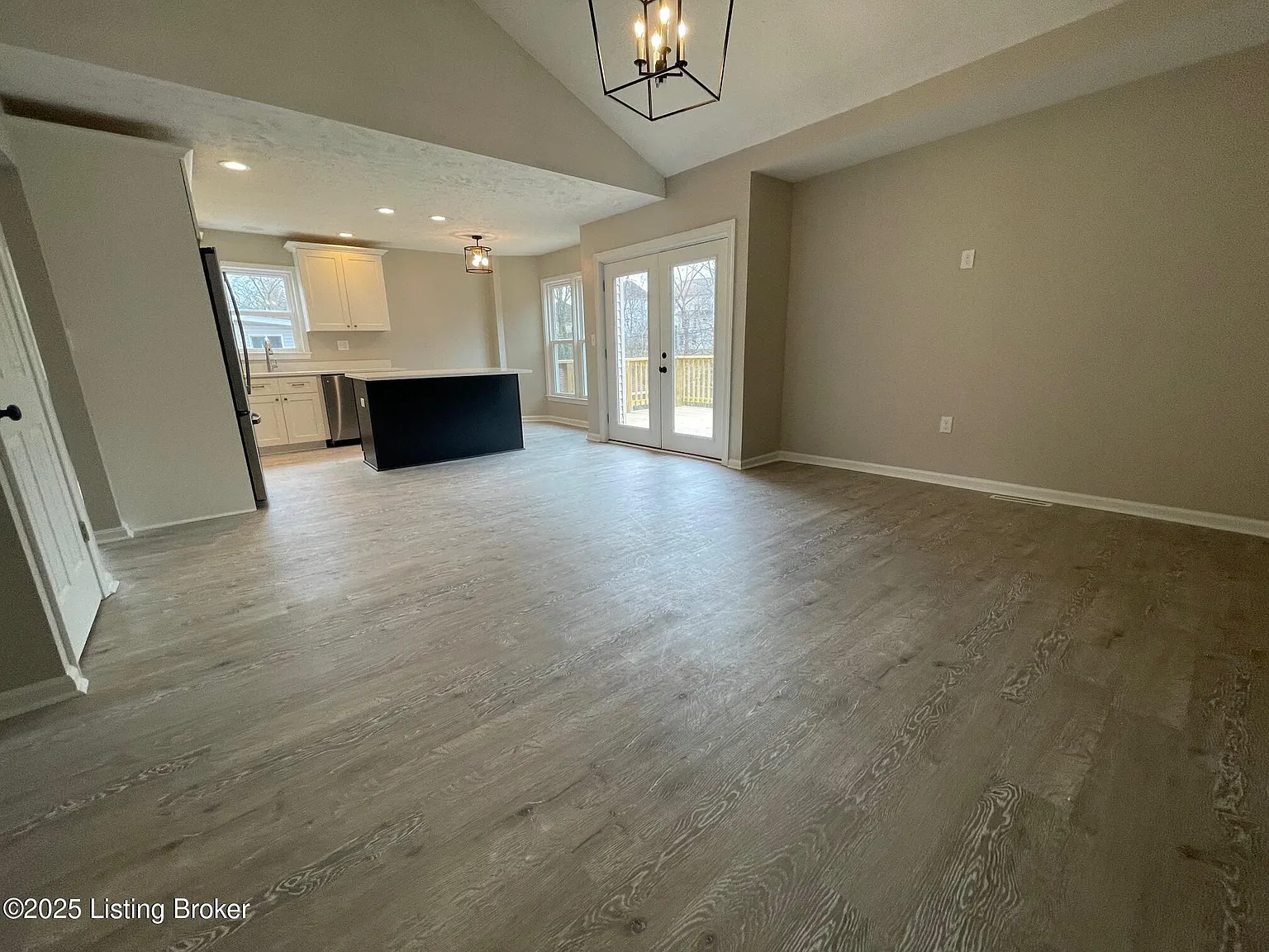 4 bed, 3.0 bath, 3150 sqft, $2,600 — Photo 4
