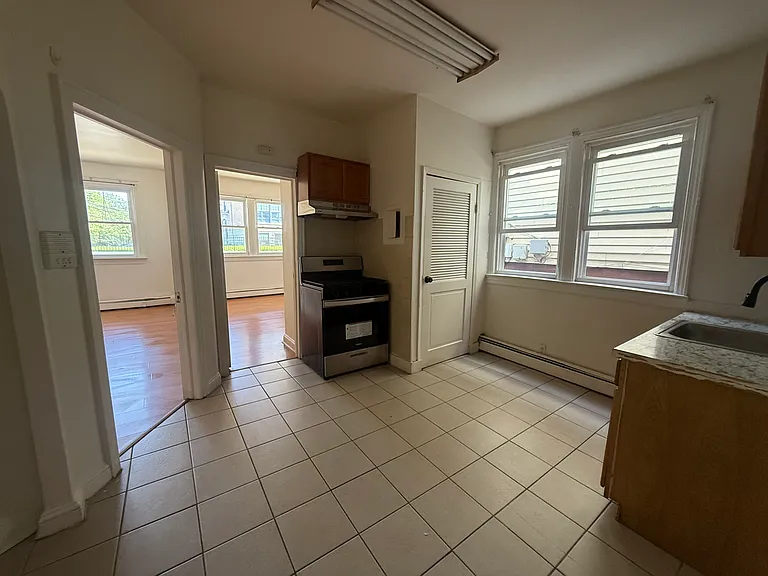150 Harrison St #1 — Photo 6