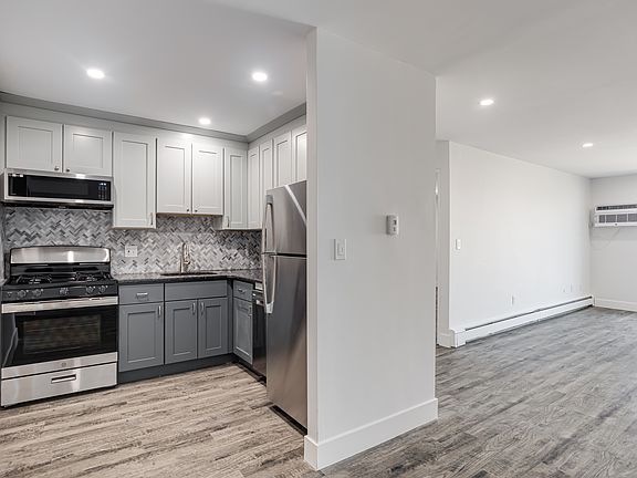 3rd image of 357 Newport Ave APT 4E