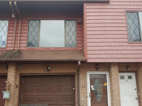 27 Maryland Ln, Staten Island, NY 10305