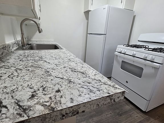 4th image of 4233 Massachusetts Ave