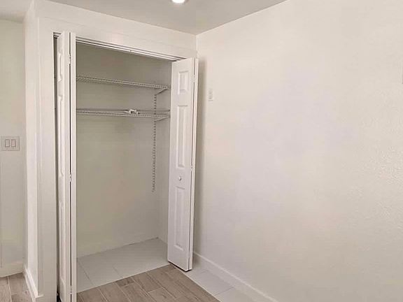 5th image of 7805 N Jamaica St