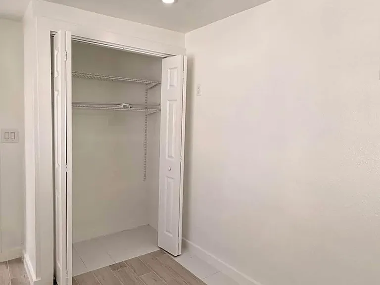 7805 N Jamaica St — Photo 5