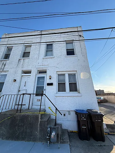 220 W Penn St Photo 1